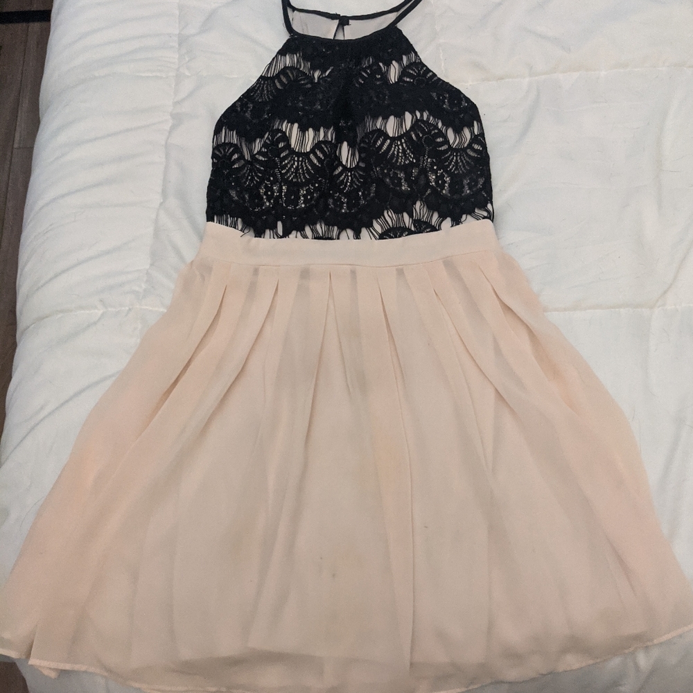 NWOT beautiful knitted black top flowing pink dress made by B Darlin